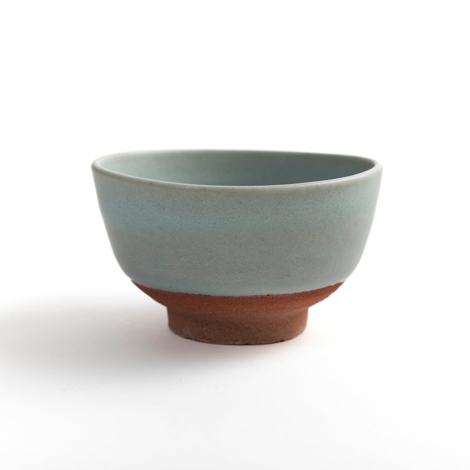 Gokuten celadon travel chawan by Sadamitsu Sugimoto front view