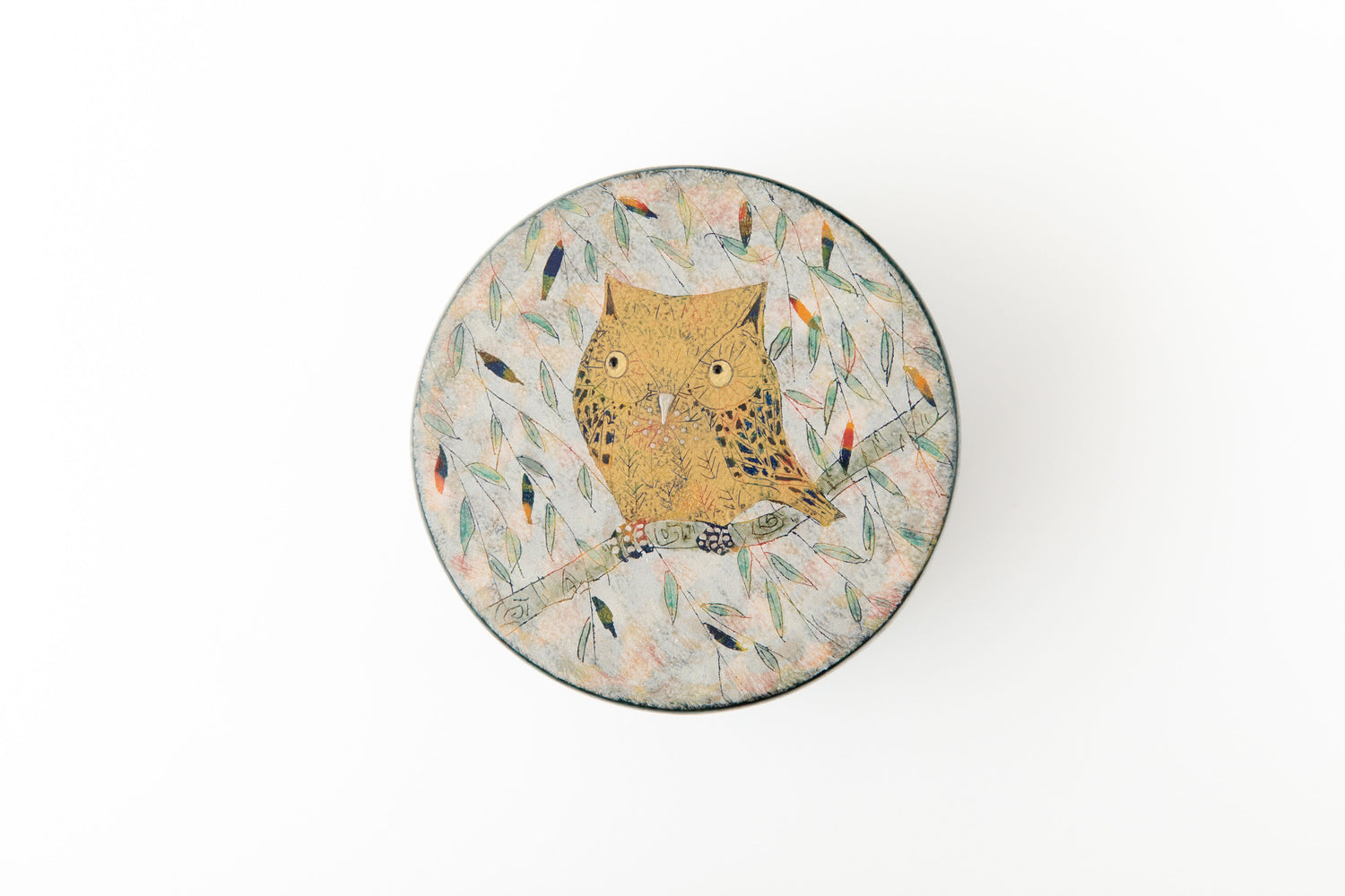 Top view of japanese ceramic lid with hand-painted owl motif by Ito Hokuto | wanova