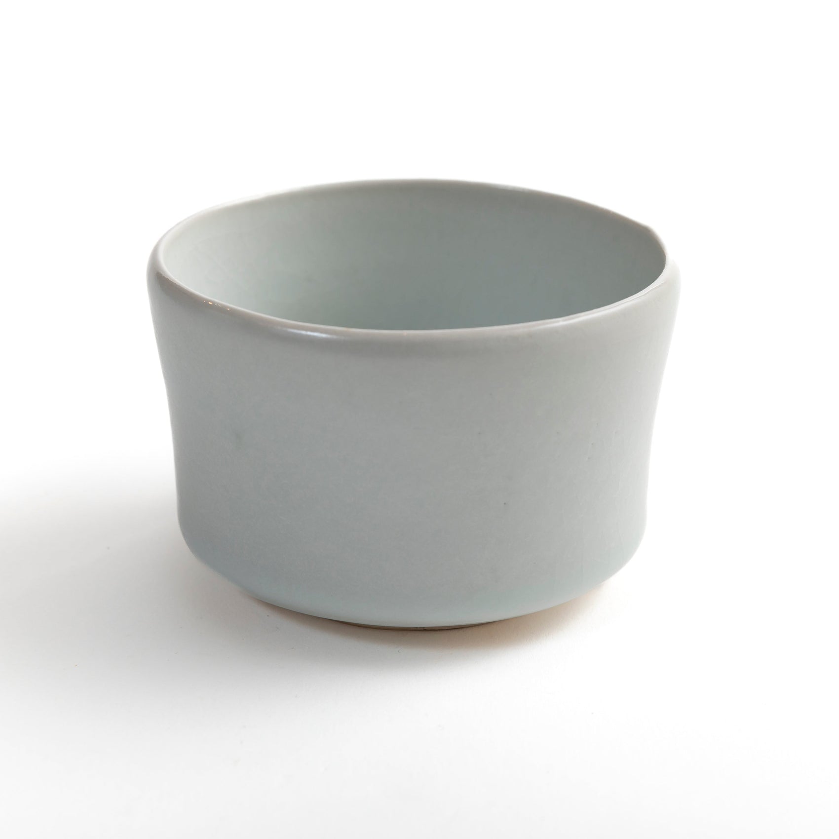 Ivory white travel chawan by Sadamitsu Sugimoto front view