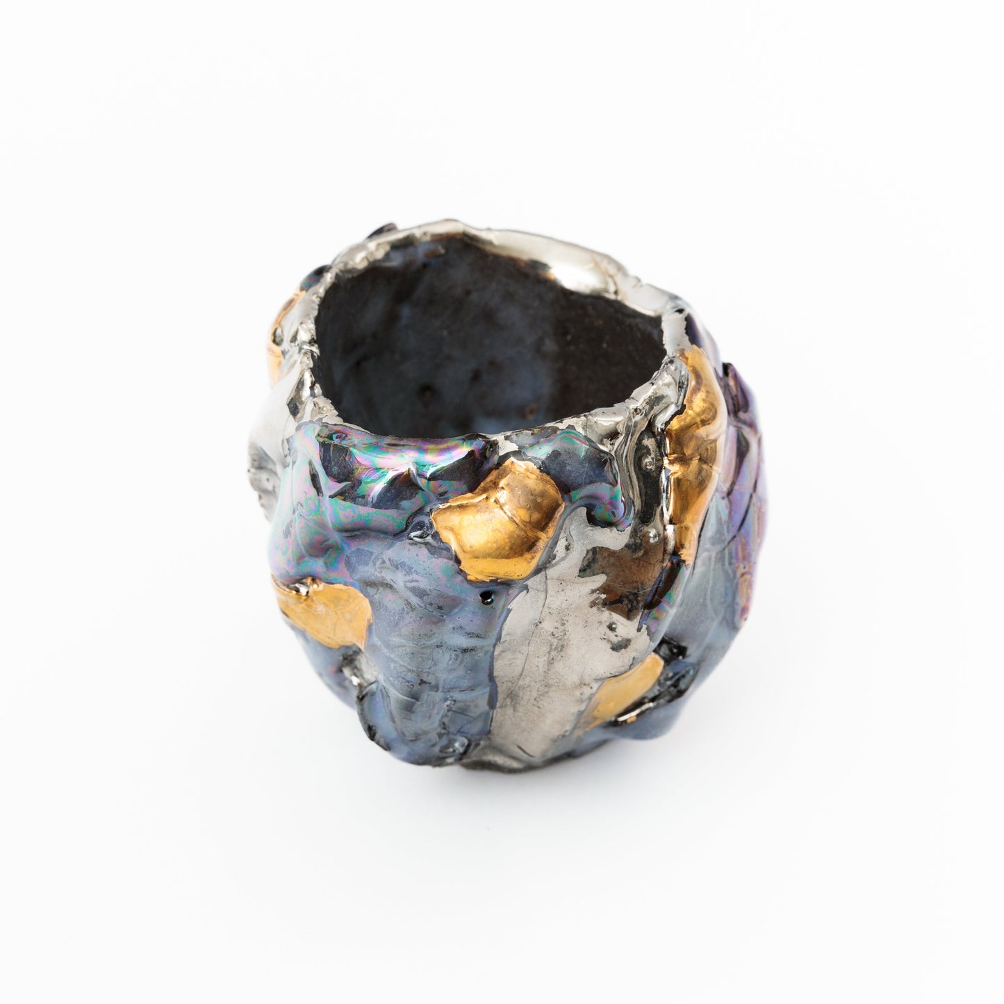 VANISHING POINT | GUINOMI contemporain - coupe à saké japonaise avec accents dorés | par Toru Ichikawa | wanova