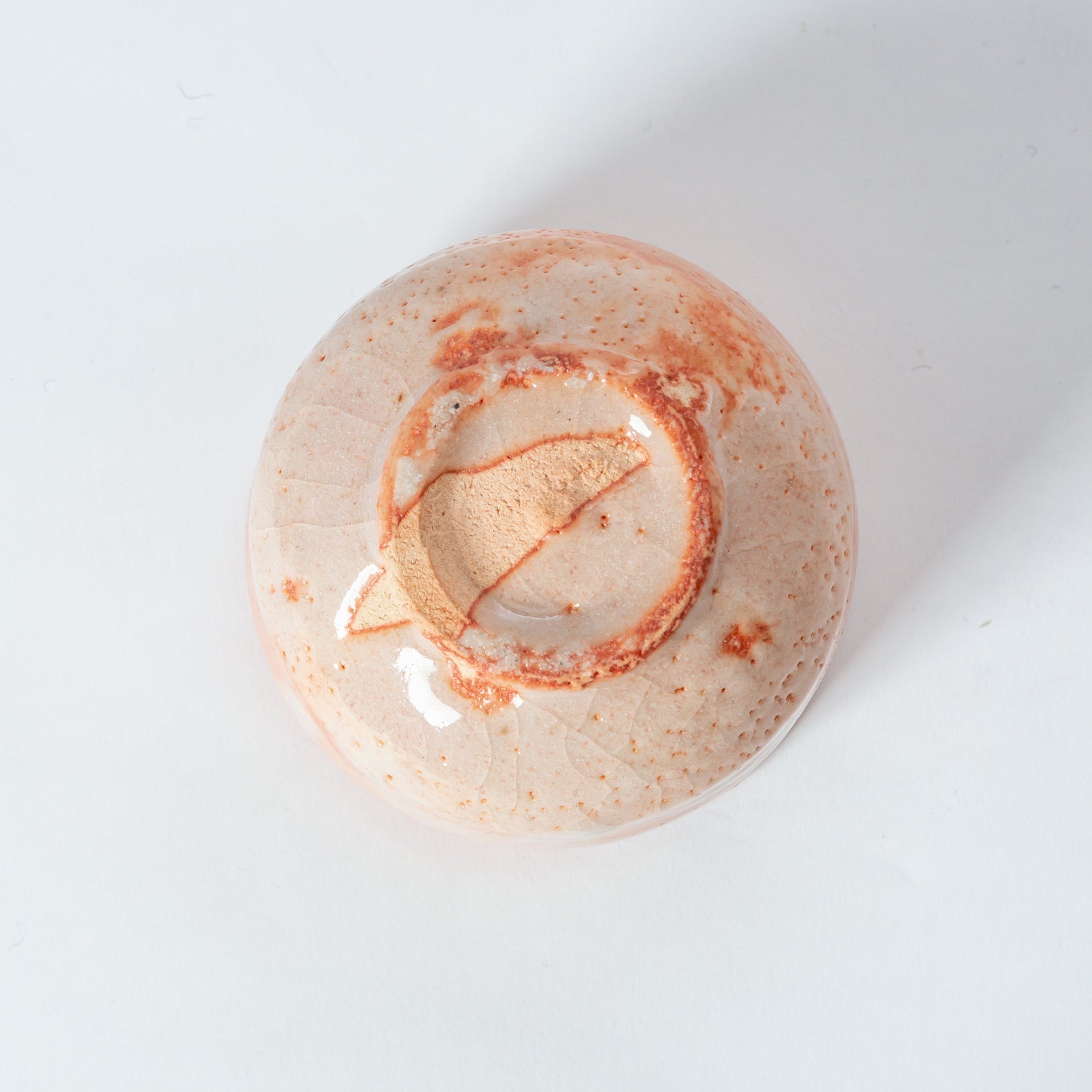 Dessous et pied du CHAWAN Shino - bol à thé japonais | céramique japonaise | par Mahito Yoshida | wanova