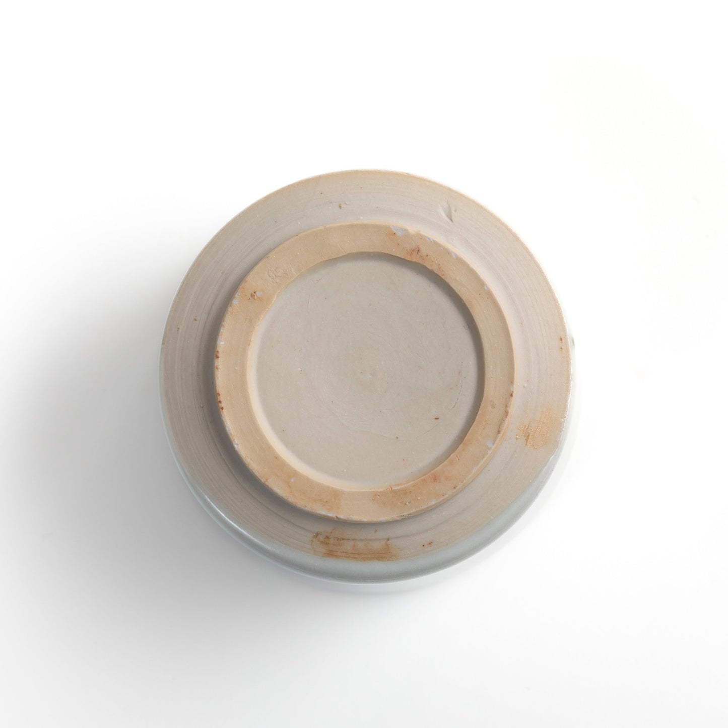 Underside foot of ivory white chawan