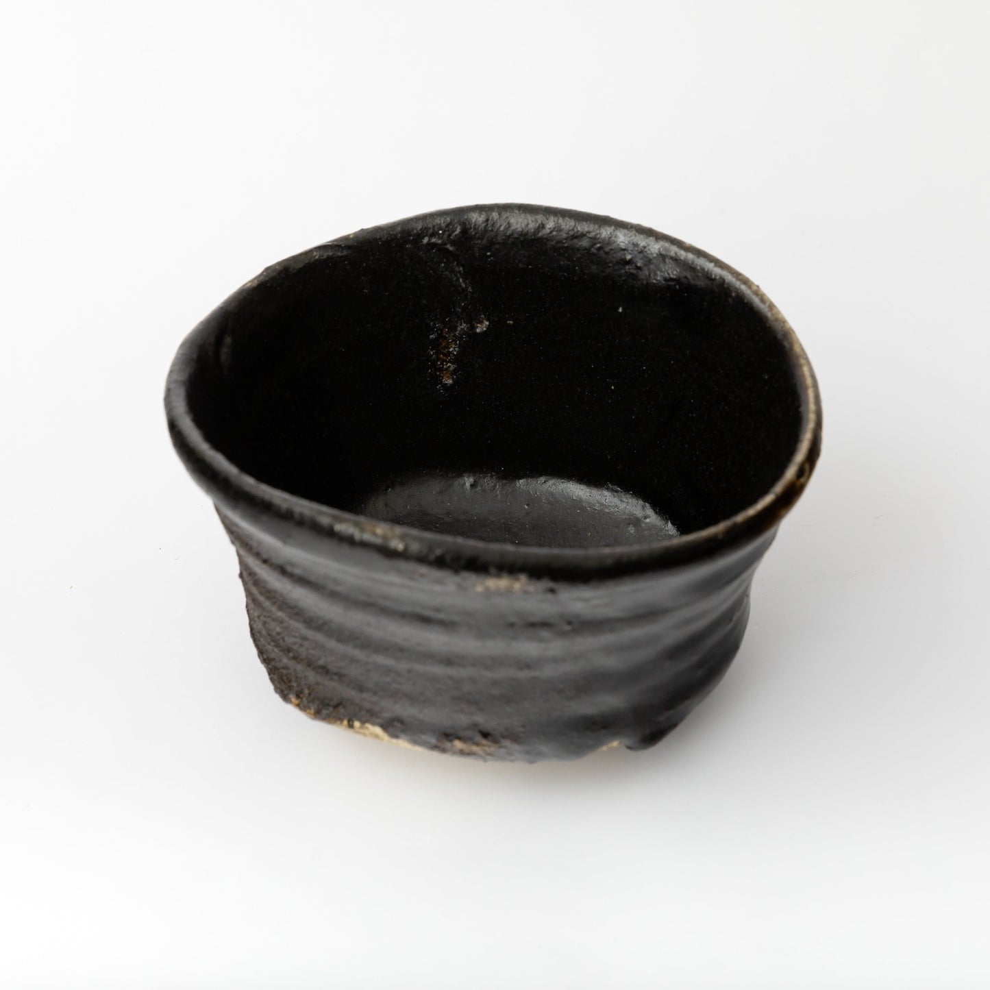 引出黒茶碗の斜め上から見た内側