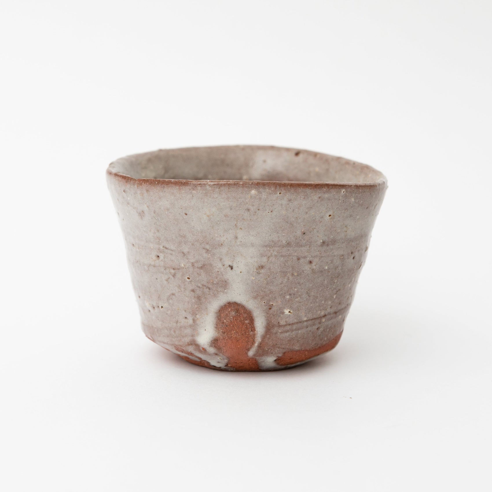 Bol à saké Karatsu avec marques naturelles du feu