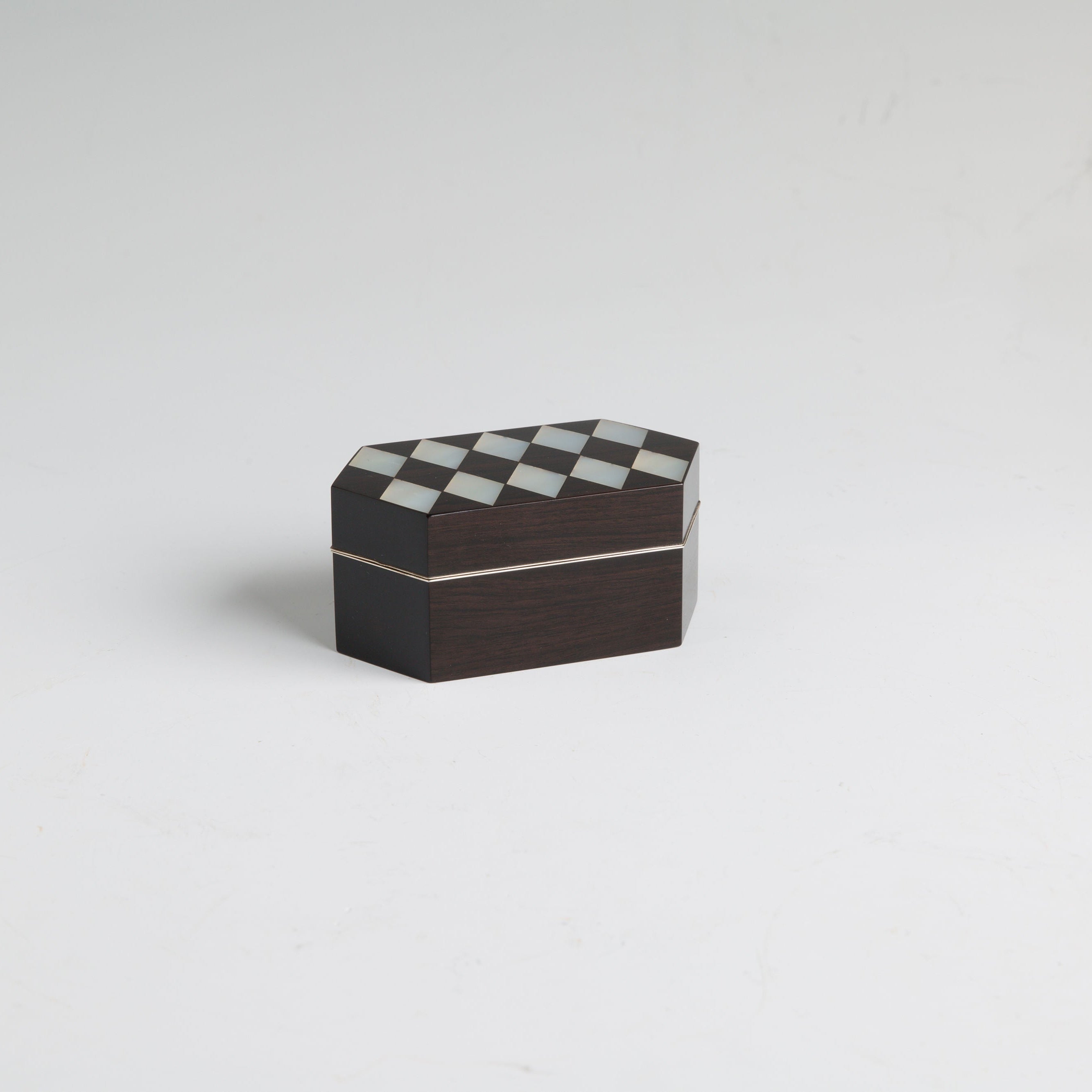 Japanese Lacquerware & Urushi Art | Maki-e, Raden & More | wanova