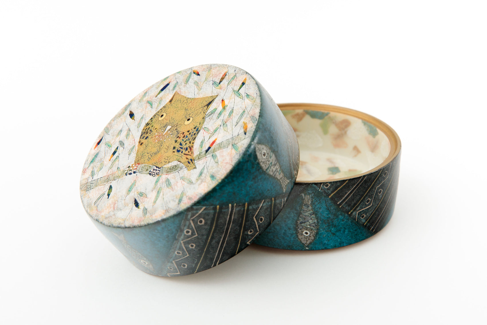Open japanese ceramic box by Ito Hokuto showing interior glaze and detailed owl design lid | wanova