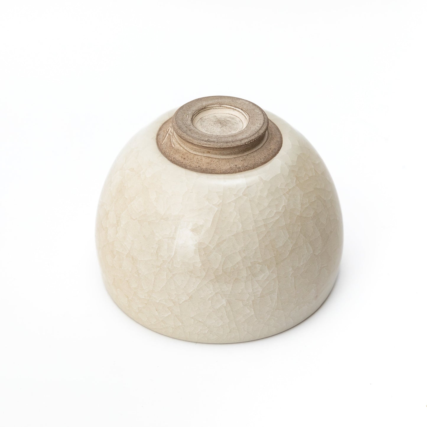 Underside of white porcelain tea bowl | CHAWAN -Japanese Tea Bowl | wanova