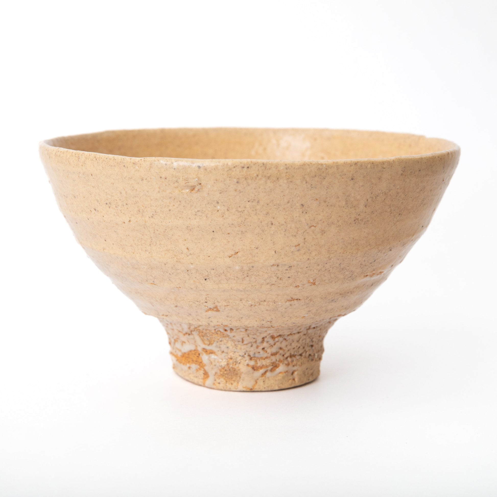 辻村塊 作 自然な土味が際立つ手作りの井戸茶碗