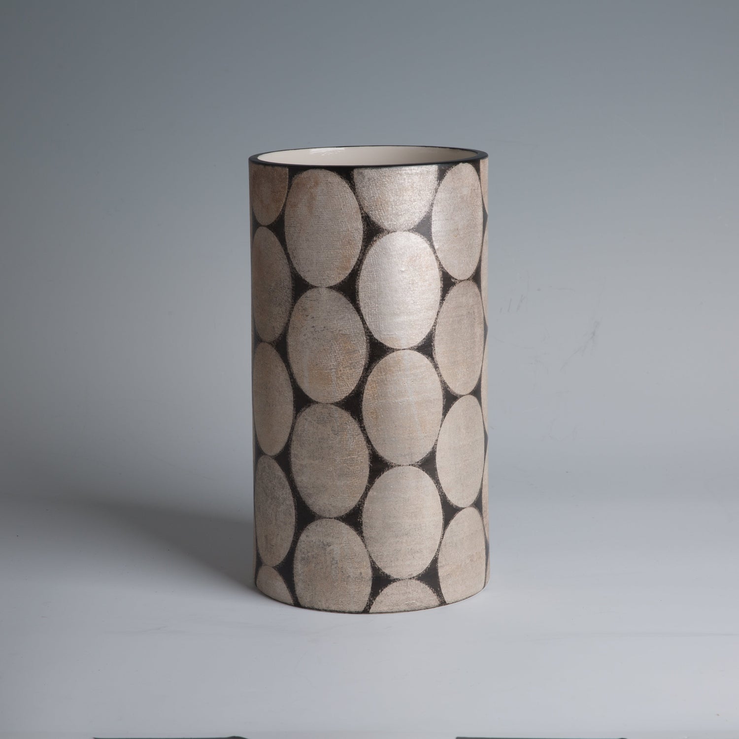 Dot pattern hanaire by Fumiyo Sasaki front view