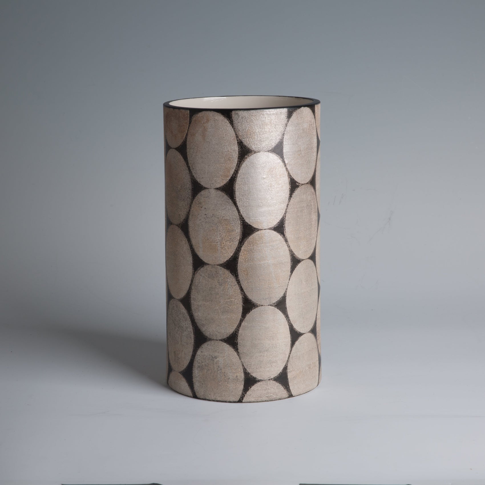 Dot pattern hanaire by Fumiyo Sasaki front view