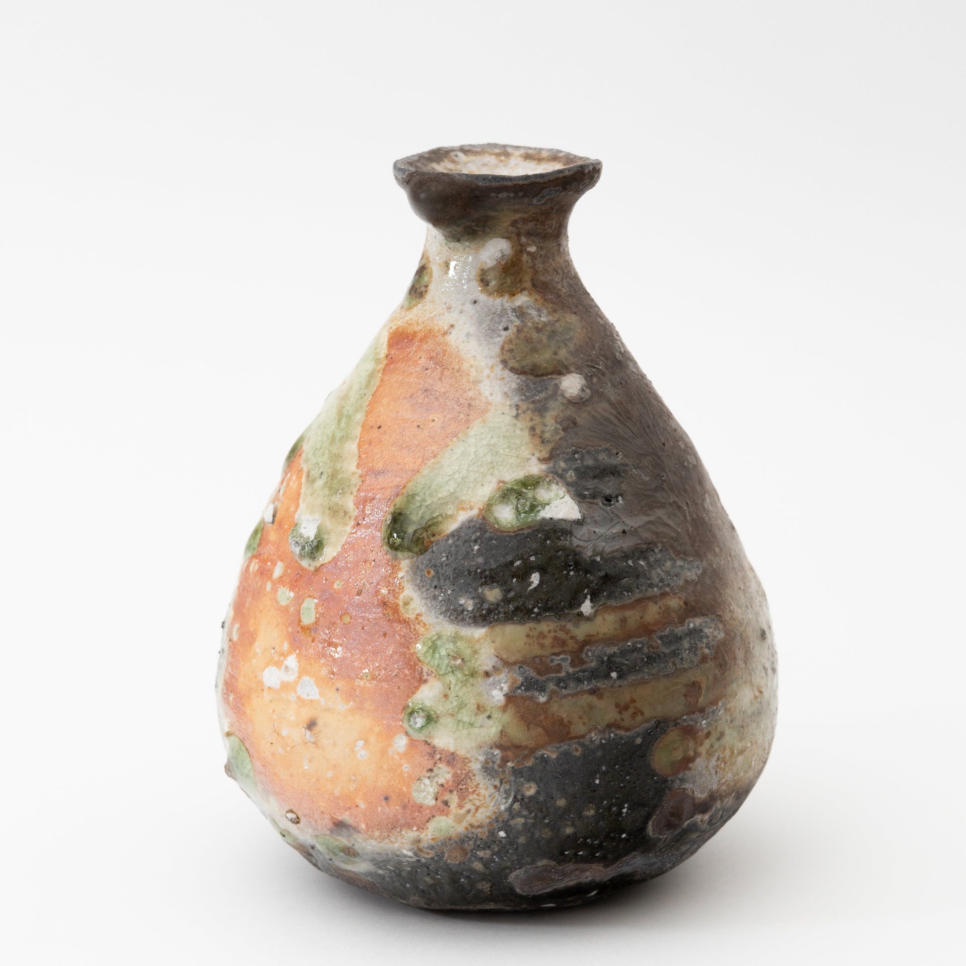 Iga tokkuri by Kai Tsujimura angled view