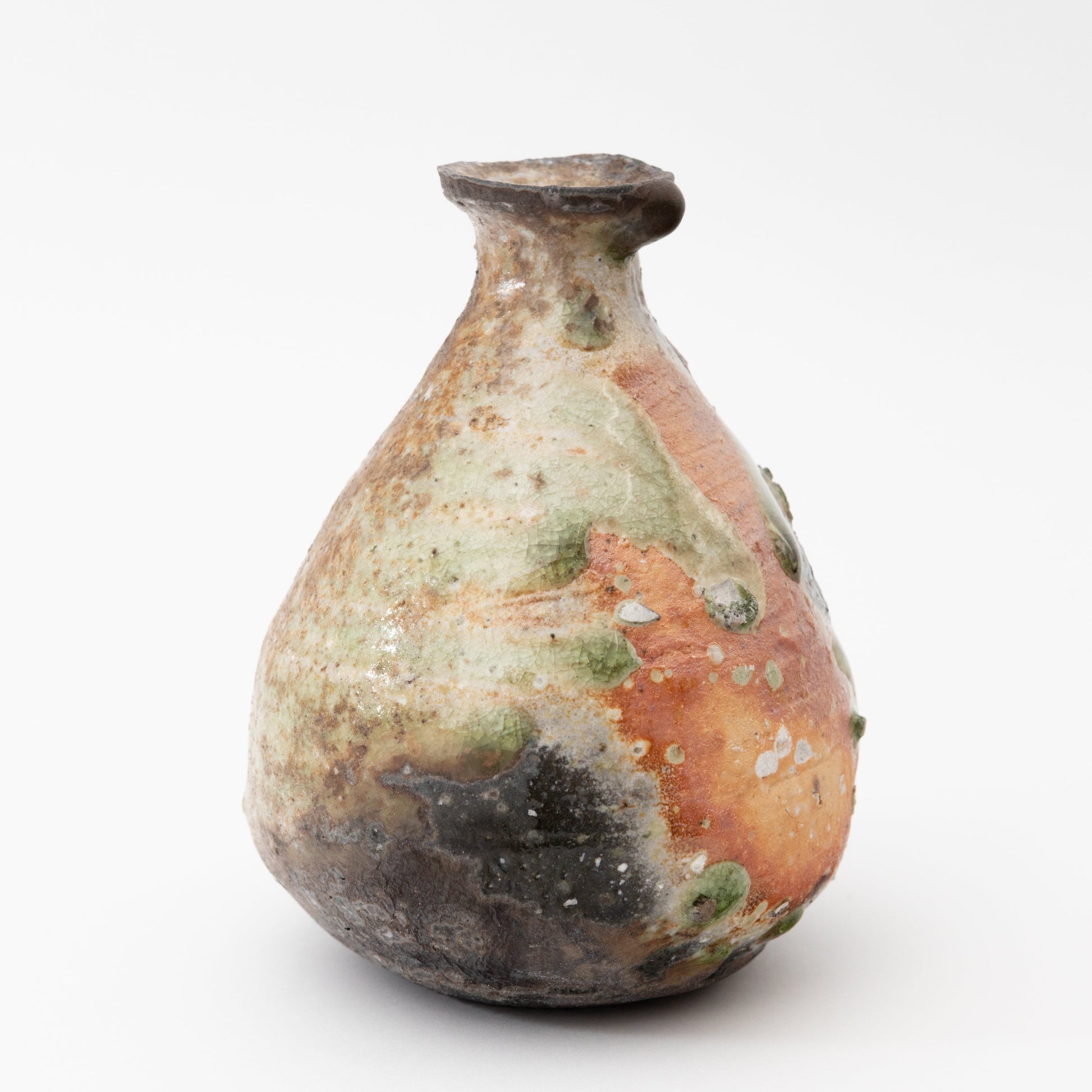 Iga tokkuri by Kai Tsujimura side view