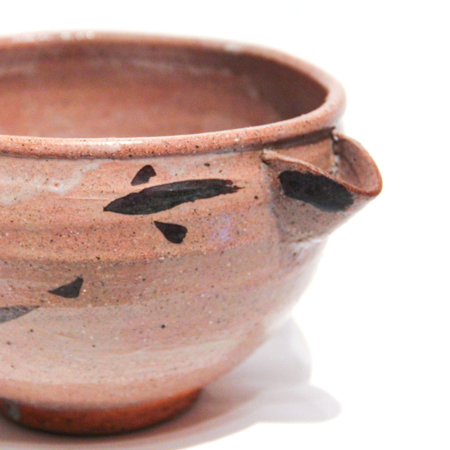 Karatsu katakuchi by Kai Tsujimura side detail