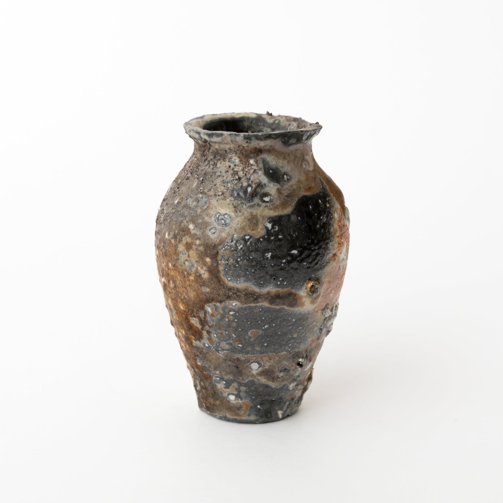 Natural ash glazed wide-mouth tsubo by Kai Tsujimura angled side view