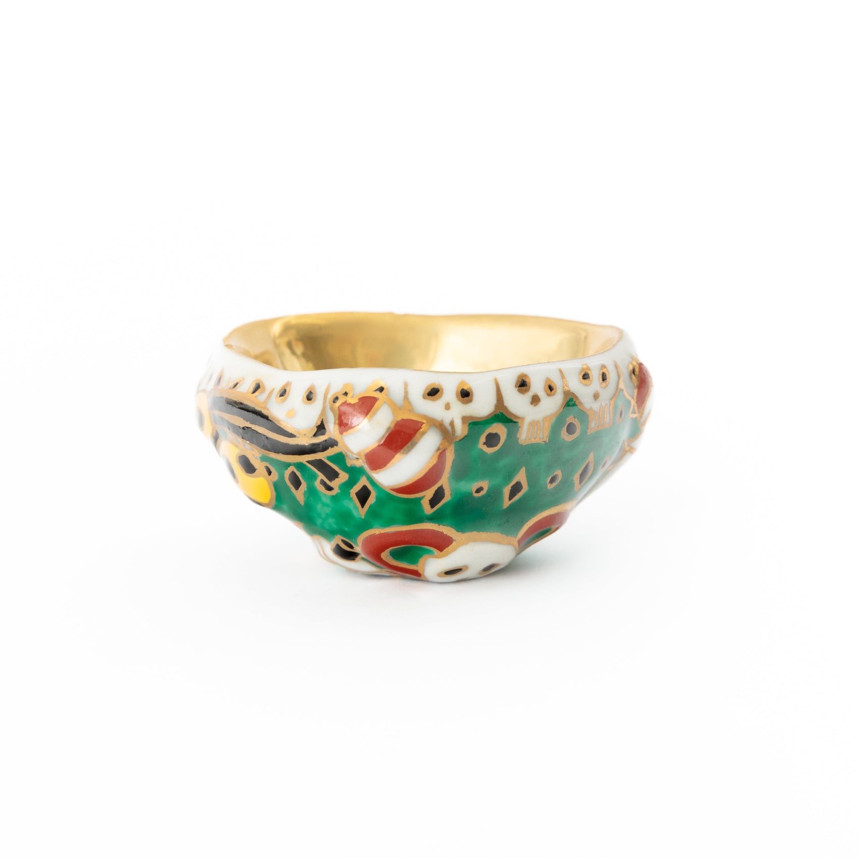 Takara-zukushi sakazuki by Kasumi Ueba detail view motif