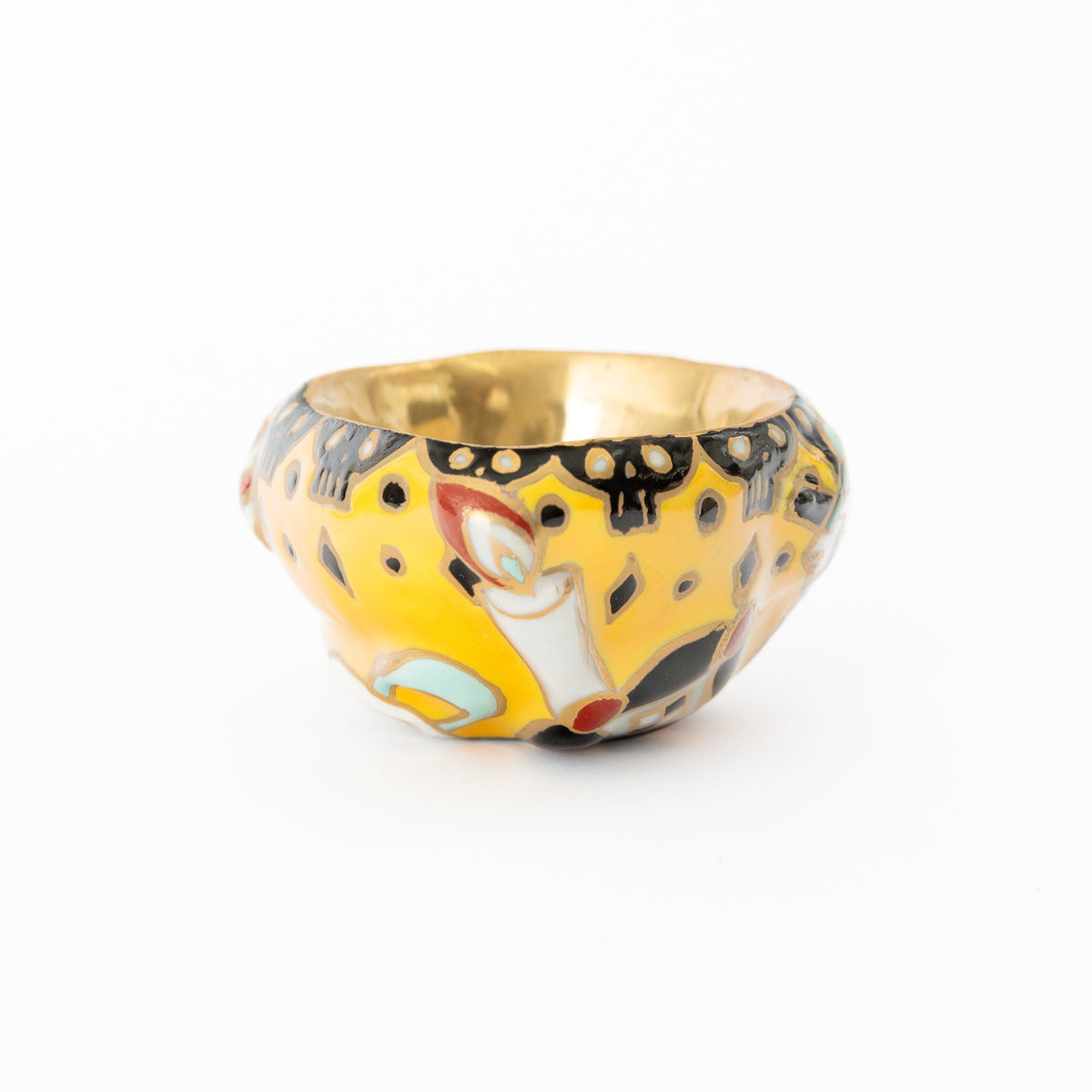 Takara-zukushi sakazuki by Kasumi Ueba alternate side view candle motif