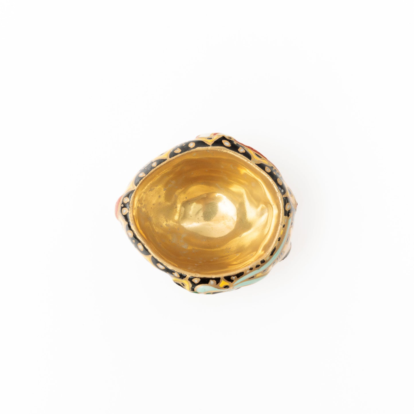 Takara-zukushi sakazuki by Kasumi Ueba top view gold interior