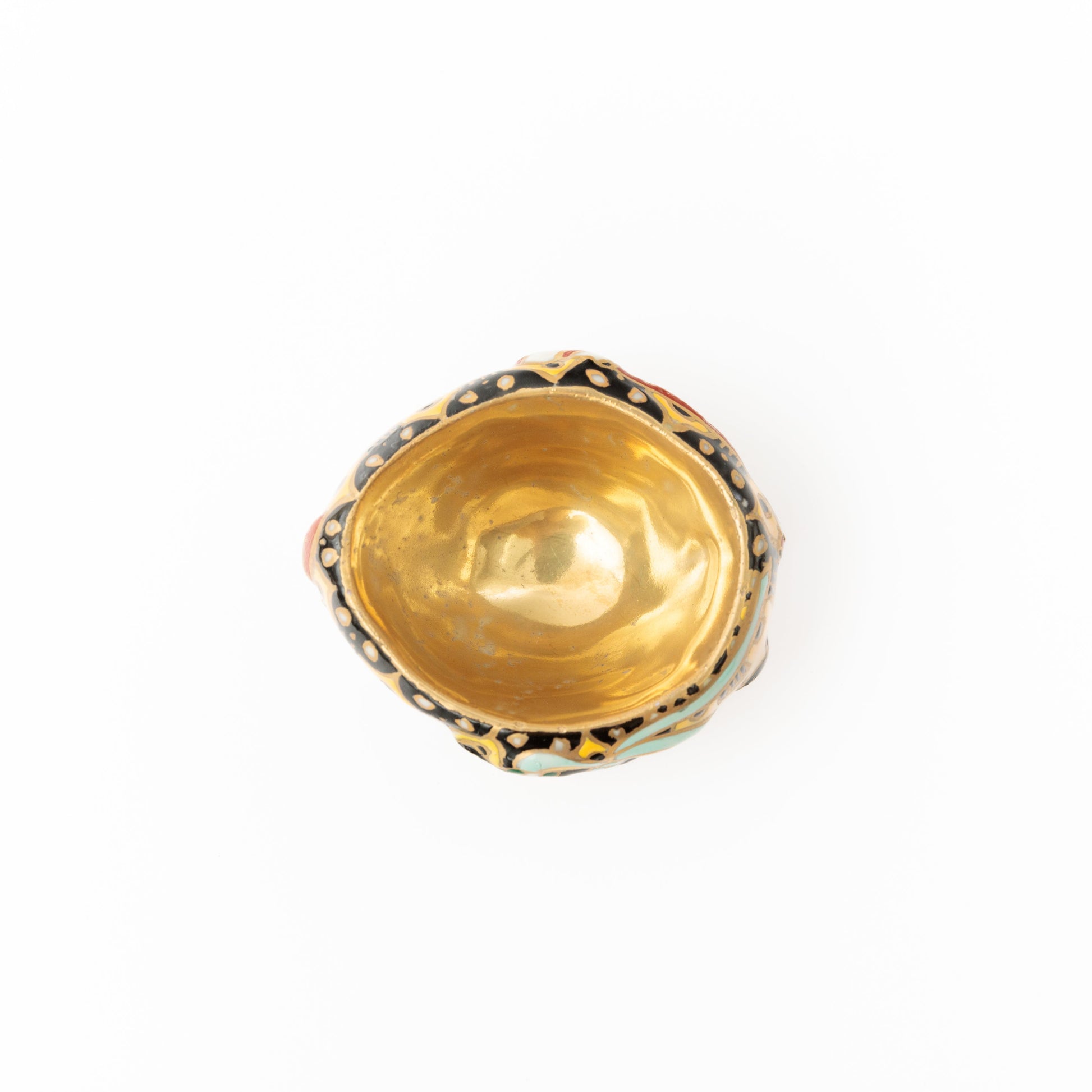 Takara-zukushi sakazuki by Kasumi Ueba top view gold interior