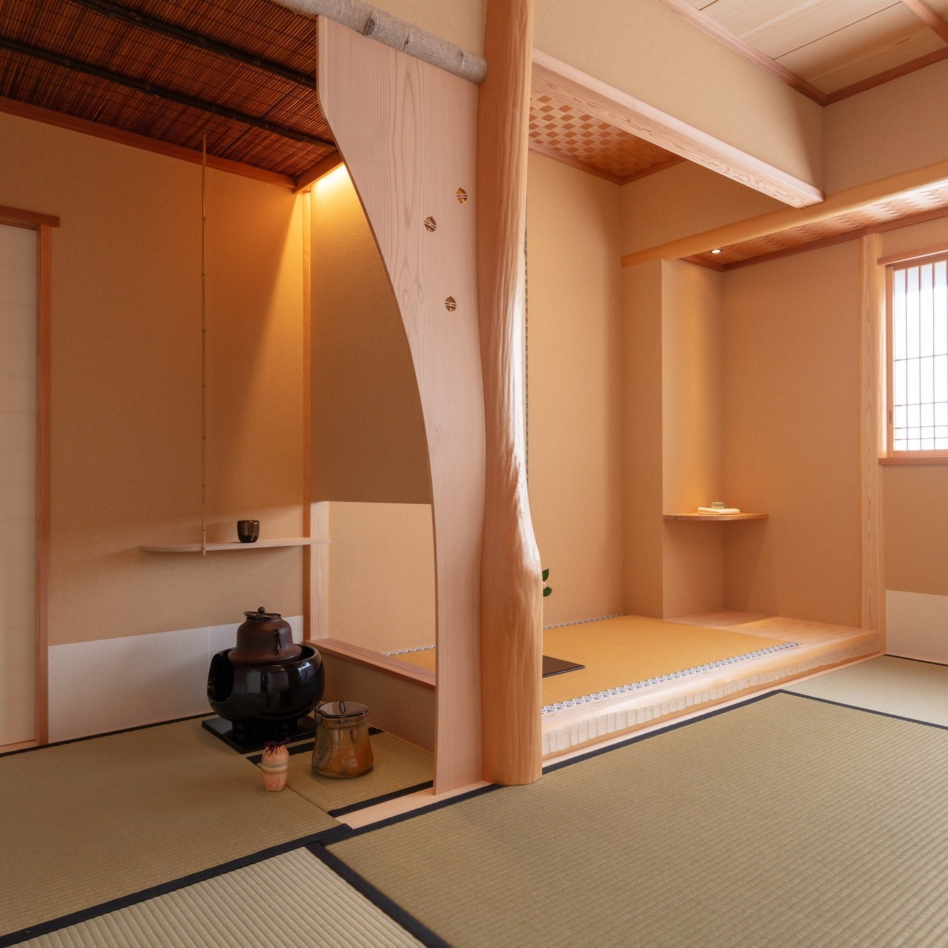 Chashitsu with a naturally curved post and raised daime tatami beside the hearth