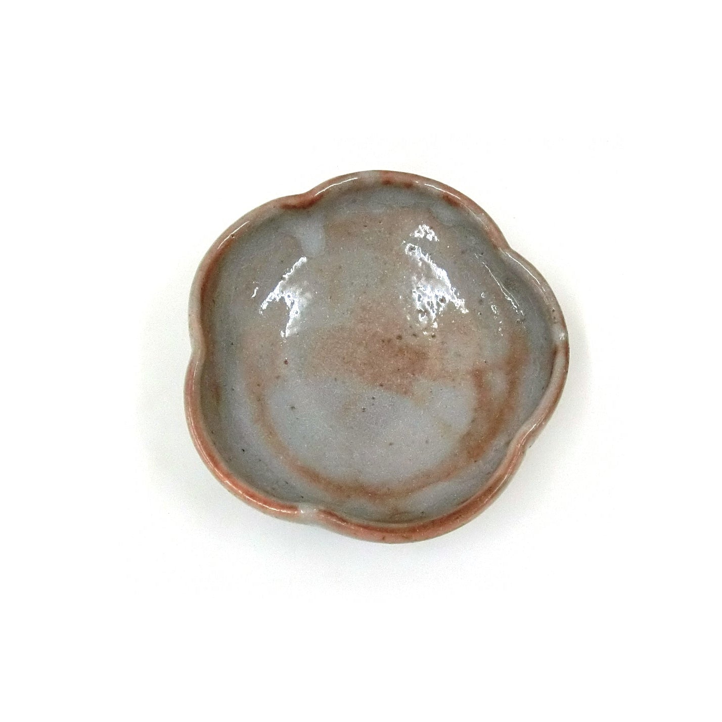 Nezumi shino rinka bowl by Mahito Yoshida angled view