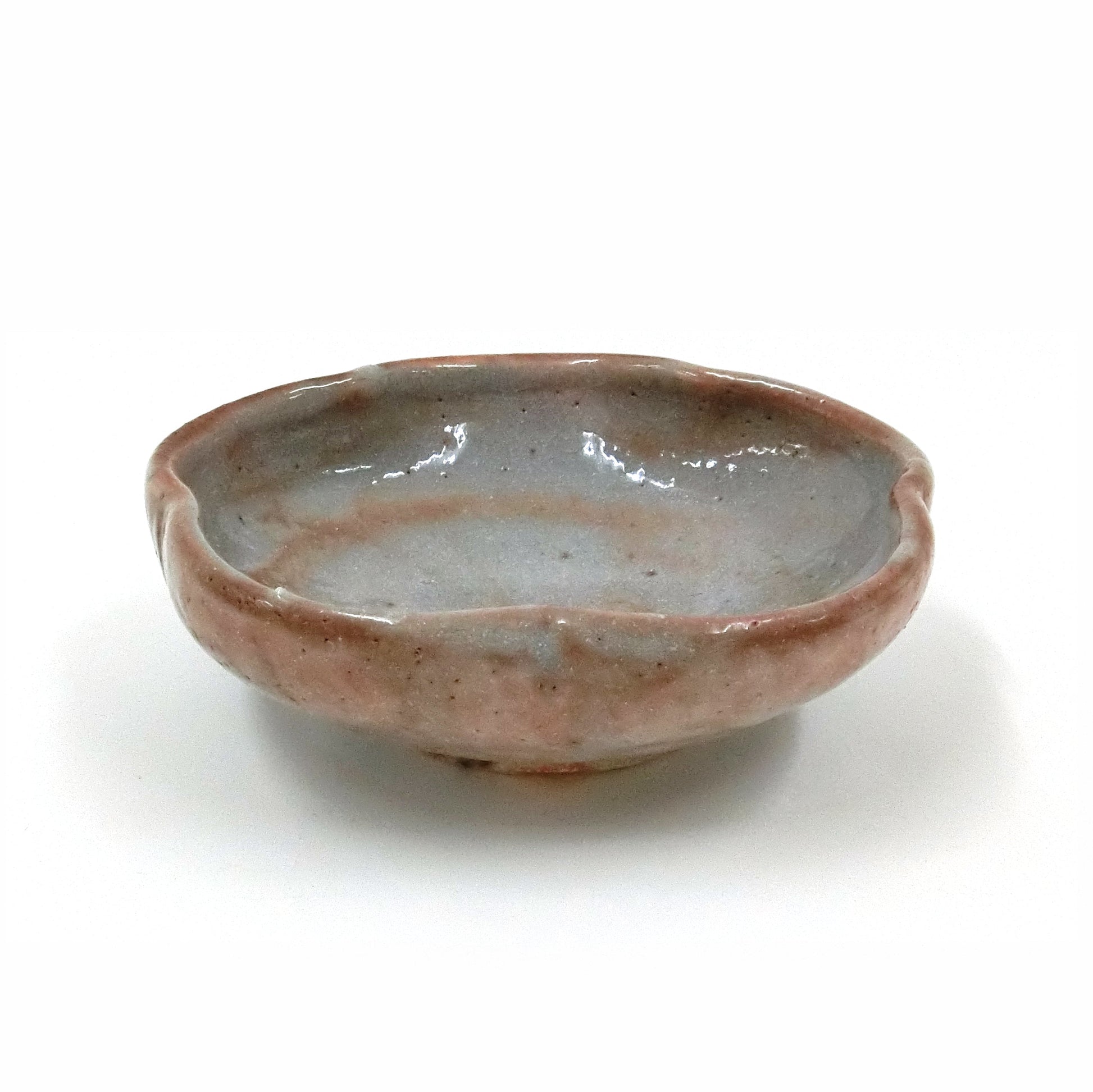 Nezumi shino rinka bowl by Mahito Yoshida front view