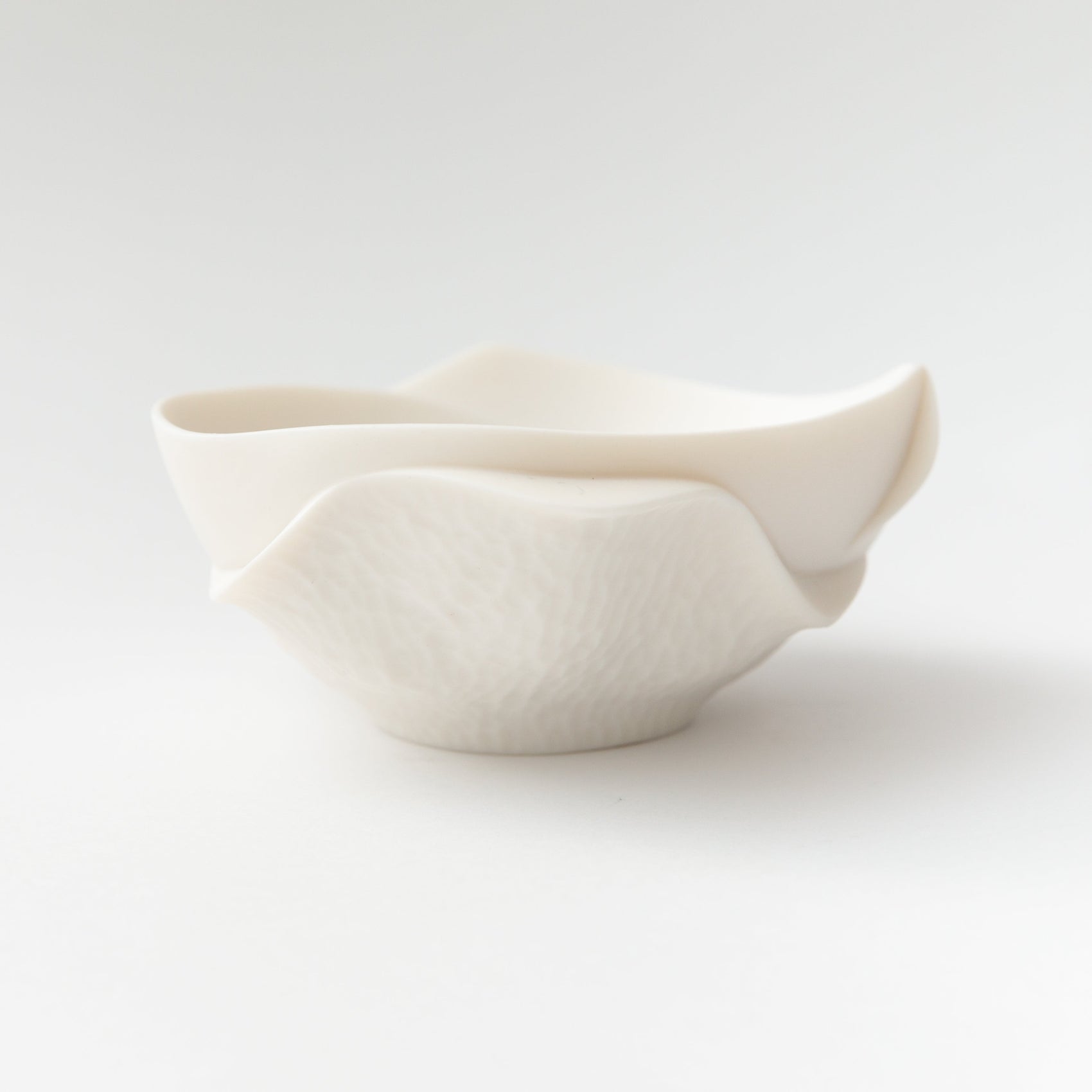 Hakujī carved water ripple sake cup Kaoru by Shigeyuki Niwa front view