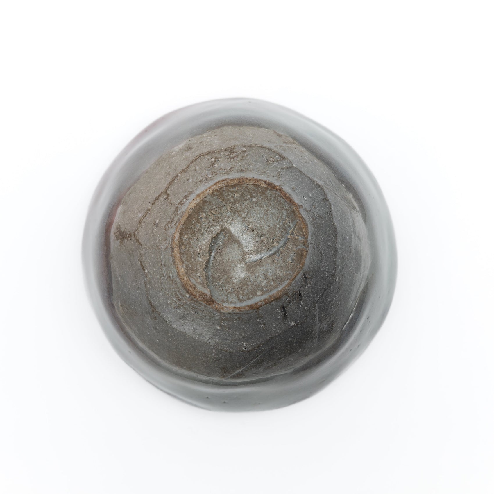 Foot of Musubi tea bowl by Yasushi Fujihira showing ceramic base