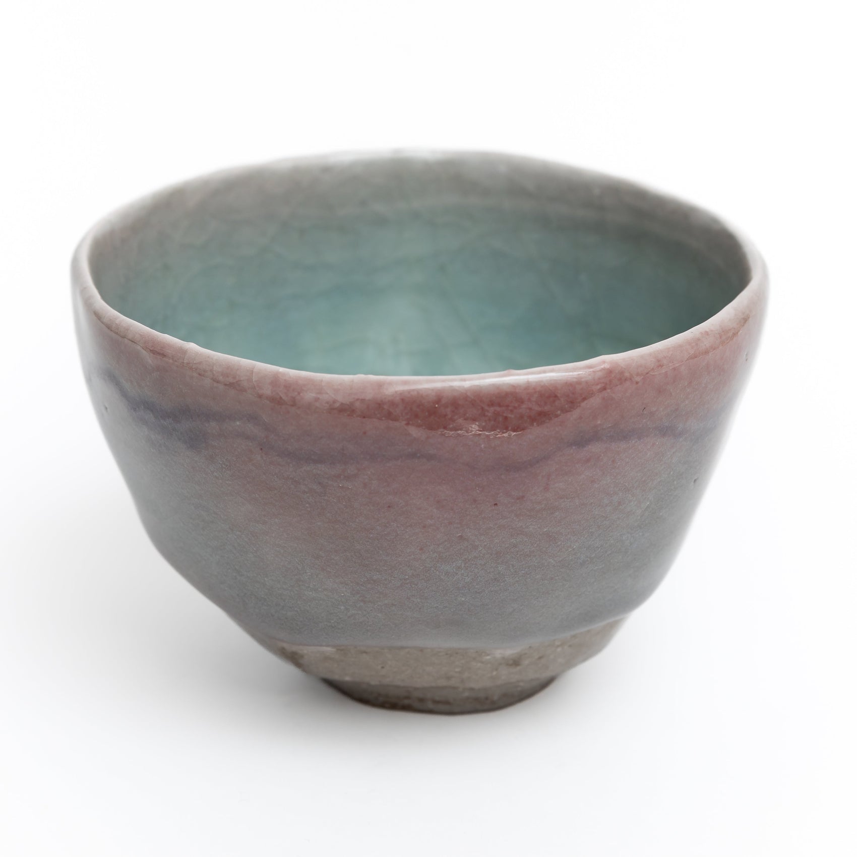 Soft organic shape of Musubi tea bowl by Yasushi Fujihira