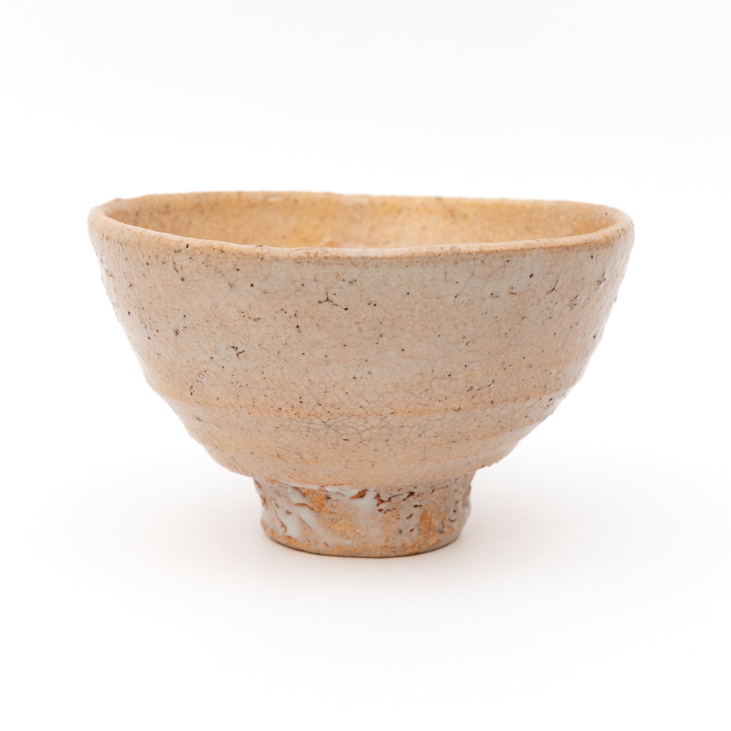 Ido chawan tea bowl by Yui Tsujimura side view